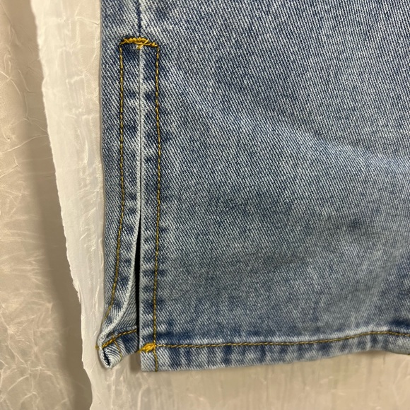 NEW WITH TAGS! Pretty Little Thing Light Blue Wash Long Leg Split Hem Jeans - Picture 5 of 16